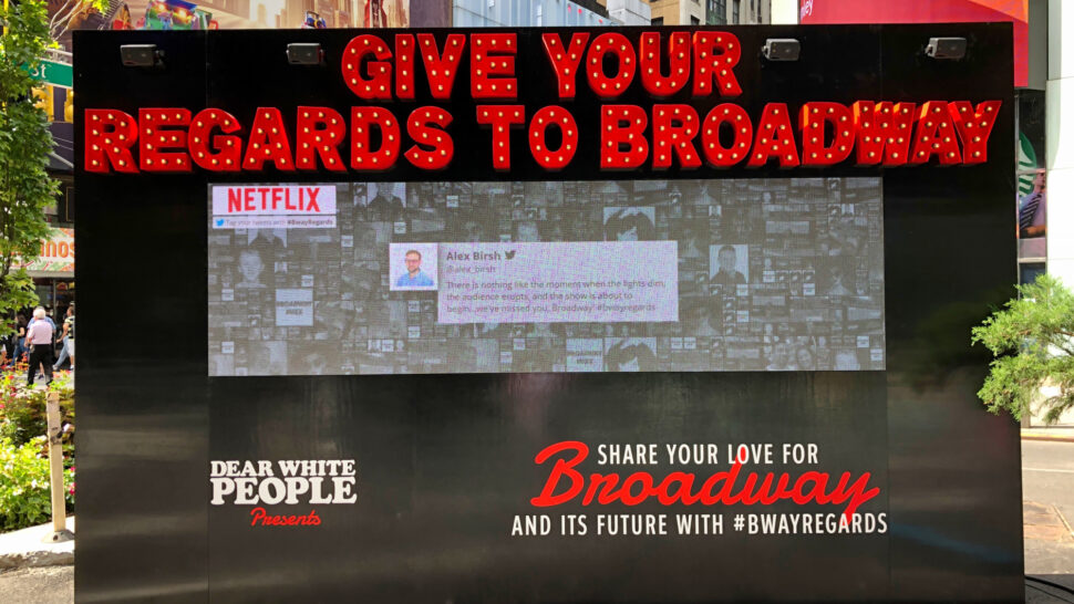 //assets.playbill.com/editorial/39021bcab69b983f6a24796a50cfcc35-curtain-up-activations-netflixs-give-your-regards-to-broadway-wall.JPG