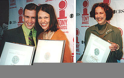 http://images.playbill.com/photo/n/e/ne_110264.jpg