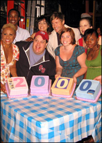 http://images.playbill.com/photo/0/F/0FC56351E83348B89C402F1617306357.jpg