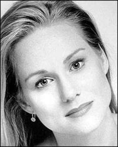 Laura Linney