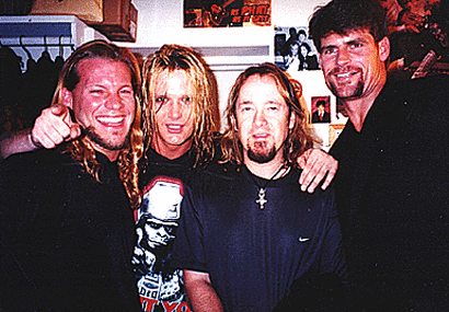 http://images.playbill.com/photo/n/e/ne_98784.gif