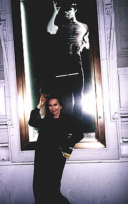 http://images.playbill.com/photo/n/e/ne_94320.gif