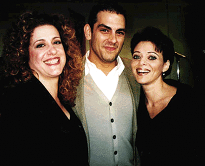 http://images.playbill.com/photo/n/e/ne_91122.gif