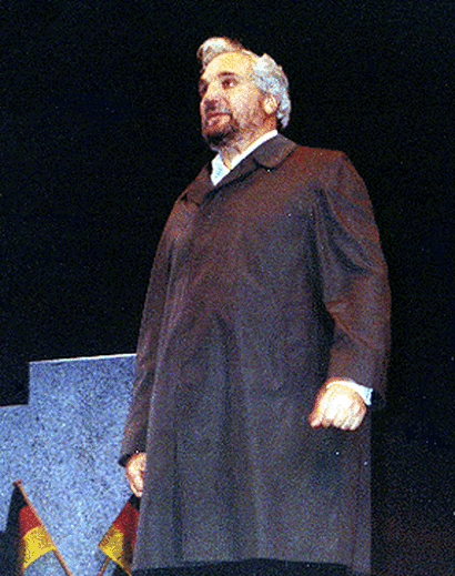 http://images.playbill.com/photo/n/e/ne_103230.gif