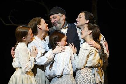Harvery Fierstein leads the company of <i>Fiddler on the Roof</i>
