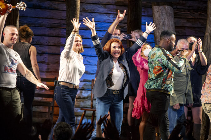 Come From Away_Broadway_Reopening Night_2021_Rachel Tucker and cast_HR