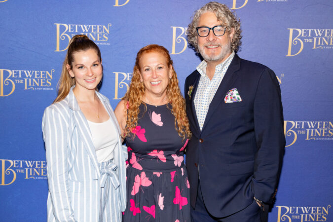 Between The Lines_Off Broadway_Meet the press_2022_Samantha van Leer, Jodi Picoult, and Timothy Allen McDonald_HR
