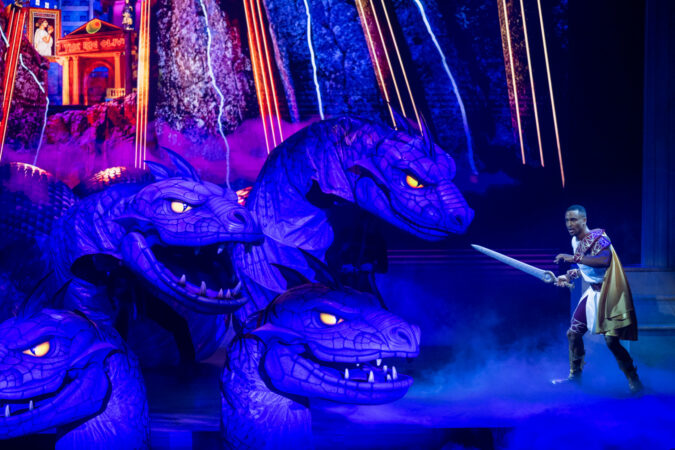 Foto de producción de Hercules Disney Cruise Line Destiny, hora 2025