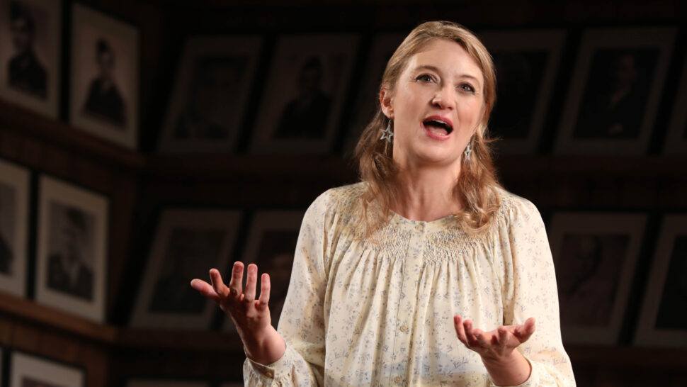 //assets.playbill.com/editorial/4ed7a6adf662cd869d578a129ff8e35d-what-the-constitution-means-to-me-new-york-theatre-workshop-production-photo-2018-heidi-schreck-in-what-the-constitution-means-to-me-at-new-york-theatre-workshop.jpg