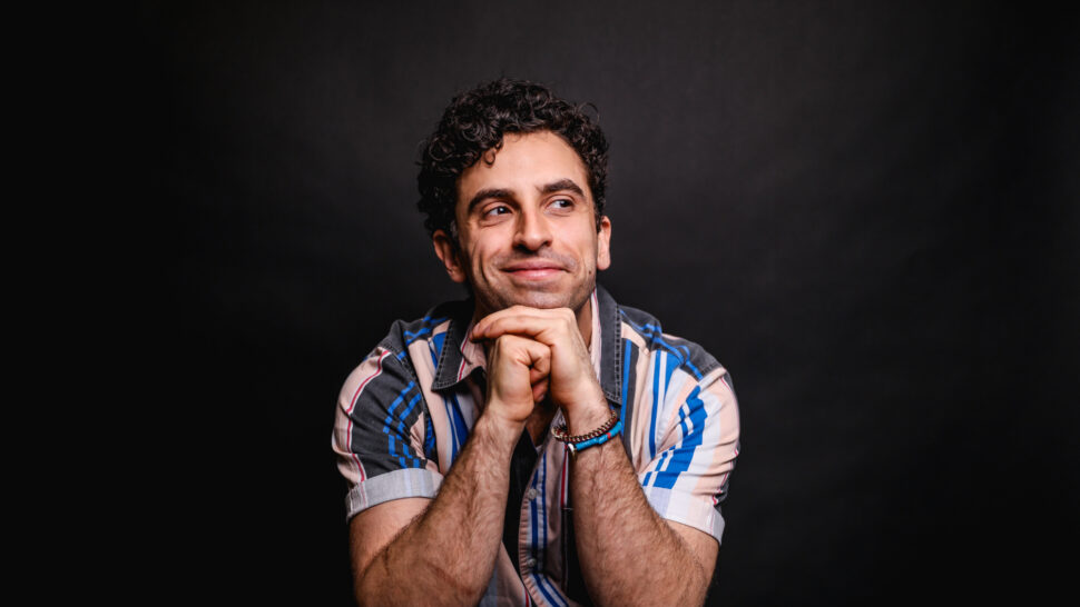 //assets.playbill.com/editorial/812113763672888348f8ab4d846a2757-brandon-uranowitz-playbill-studio-portraits-2019-01-hr.jpg