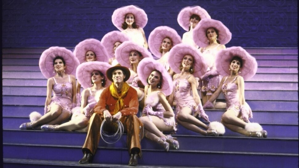 //assets.playbill.com/editorial/9b0ebfb822c4adef6e2514b297f01f31-the-will-rogers-follies-1991.jpg