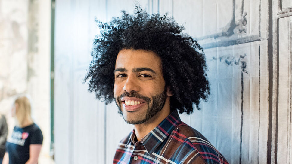 //assets.playbill.com/editorial/a4ab03cbb1b4b2cb106d7ca899fc3dcd-daveed-diggs-2017-hr.jpg