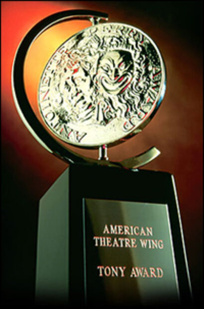 //assets.playbill.com/editorial/0186dcd58d625e7c8a1aa66186d593b2-TonyAward.jpg