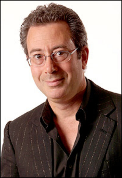 //assets.playbill.com/editorial/0559a8ec02407b1975a25d10e69d5571-benelton200.jpg