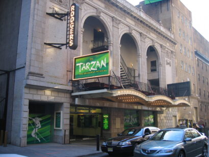 //assets.playbill.com/editorial/0d63eed60527dce29651759f46eba95d-tarzan2.jpg