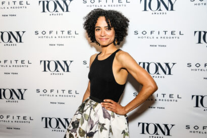 //assets.playbill.com/editorial/35c43c412de86a76004d85bb23741a28-tony-awards-cocktail-party-2018-38-hr.jpg