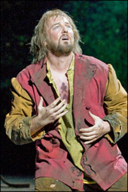 //assets.playbill.com/editorial/58c56e34127aeb1742745b39a365bc25-johnowenlesmiz200.jpg