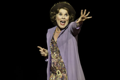 //assets.playbill.com/editorial/59b93c84acbc726073c3fd0130eb9566-imelda-staunton-hr.jpg