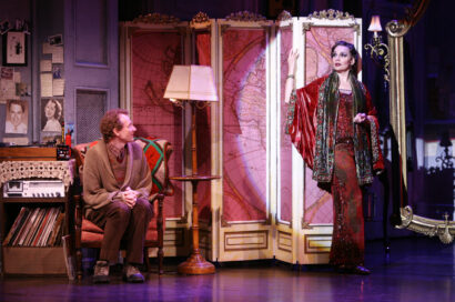 //assets.playbill.com/editorial/34aed4faa1b2e49326efc6699615cfb2-man-in-chair-and-drowsy-su-6.JPG