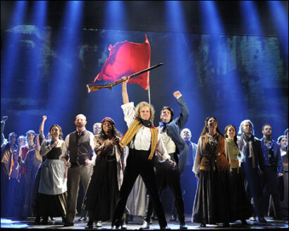//assets.playbill.com/editorial/6d716399e2655b1669a68e2516aa84d1-lesmisnewtour6.jpg