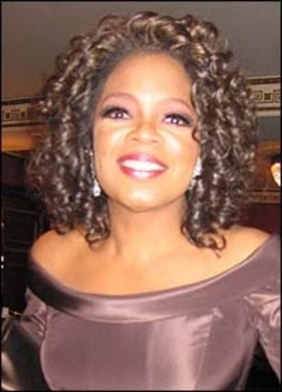 //assets.playbill.com/editorial/8956a8b53bf18afafb9807fa3c887d1d-oprah1_1143733591.jpg