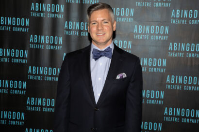 //assets.playbill.com/editorial/8bb0b0d02862962eb0d91dbb197fd7d1-abingdon-theatre-company-gala-closer-than-ever-2018-abingdongala1-10-tony-speciale-hr.jpg