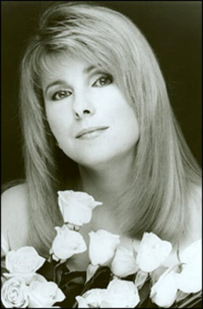 //assets.playbill.com/editorial/a4816ebdbfdee70cd56eaf2141713d5c-nancylamotthead200.jpg