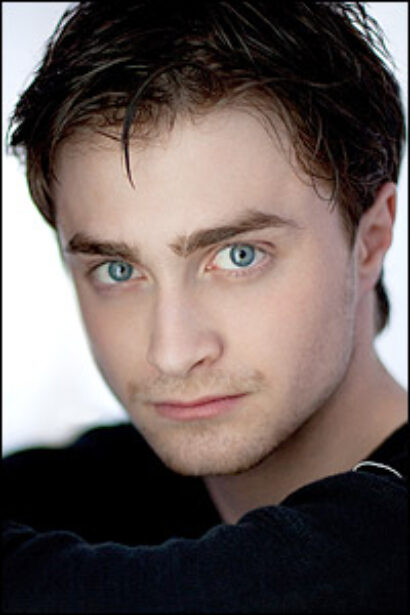 //assets.playbill.com/editorial/b1a4df14875135fd20e3d49f26f652b8-danielradcliffe200_1271368068.jpg