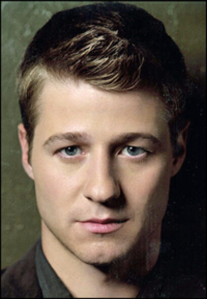 //assets.playbill.com/editorial/b777d87a6aec8dfbae34a3af59c17ed7-BenMcKenzie200px.jpg