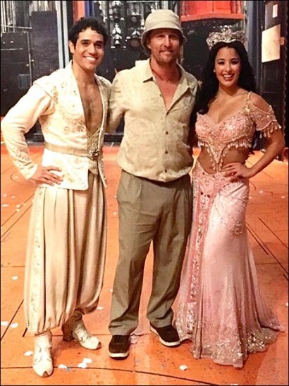//assets.playbill.com/editorial/bb8bdbae74b3a095dbc7b5a342693864-Matthew_McConaughey_at_Aladdin_on_Broadway.jpg