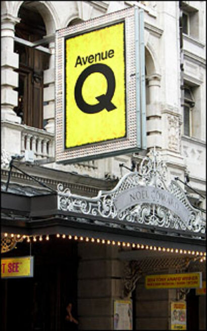 //assets.playbill.com/editorial/c20c9d8a678ca4dfca959de09f1626bf-articles_photo1_image1158780113.jpg