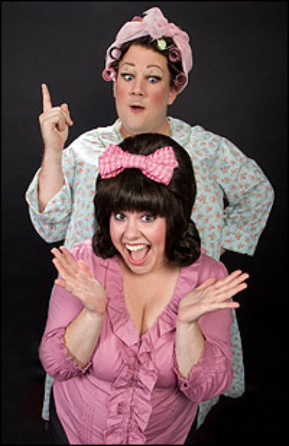 //assets.playbill.com/editorial/c820ff09c92bda550fb01966745d2eda-hairspraywalnutpre200.jpg