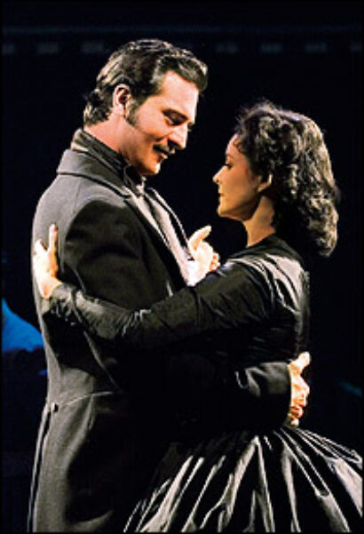 //assets.playbill.com/editorial/d129a0338320a163da4d9466a231e7e3-gonewiththewind200.jpg