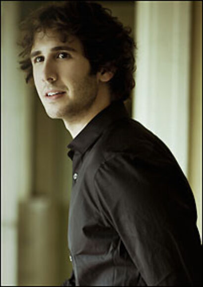 //assets.playbill.com/editorial/ed26242940f7548fa84fafaf8cc48e21-joshgroban.jpg