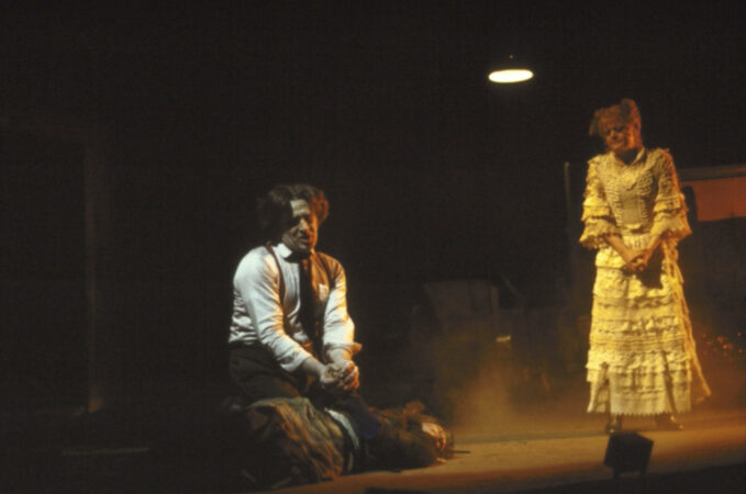 Sweeney_todd_broadway_production_photos_1979_len_cariou_merle_louise_angela_lansbury_hr