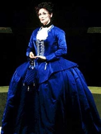 Betty Buckley in <i>Triumph or love</i>“SRC =” https://assets.playbill.com/editorial/_embeddedgallerySIZE/081265ebe68a2e9bb155fa5f80f6174a-Triumph13.jpg “></p><figcaption>
<div>
<p>Betty Buckley in <i>Triumph or love</i></p>
</div>
</figcaption></figure>
</div>
<div data-slide-count=