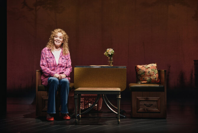 Llámame Izzy Broadway Production Photos 2025 Jean Smart HR