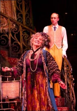 Betty Buckley and Stuart Matthew Price in <i>Dear world</i>“SRC =” https://assets.playbill.com/editorial/_embeddedgallerySIZE/27781ed177AFC5C91941E453A4B883F9-DEARWORLDPRODEXC1_1360179579.JPG “></p><figcaption>
<div>
<p>Betty Buckley and Stuart Matthew Price in <i>Dear world</i></p>
</div>
</figcaption></figure>
</div>
<div data-slide-count=