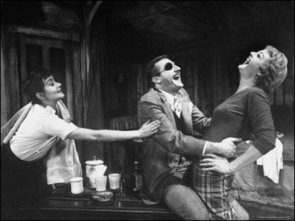 Angela Lansbury in <i>A taste of honey</i>1960 “src=’https://assets.playbill.com/editorial/_embedddedgallerysize/49d8f6e4ba9c5968a65012fb9a5b5122-lanshoney3.jpg’></p><figcaption>
<div>
<p>Angela Lansbury in <i>A taste of honey</i>1960</p>
</div>
</figcaption></figure>
</div>
<div data-slide-count=