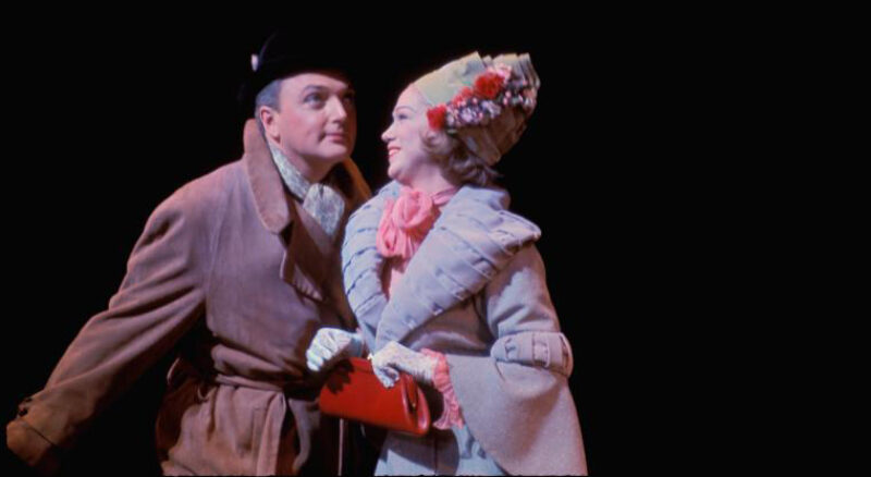 Barbara Cook and Jack Cassidy in <i>She loves me</i>“SRC =” https://assets.playbill.com/editorial/_embeddedgallerysize/51b8b058d00195bc591ea817e73a132c-9k.jpg “></p><figcaption>
<div>
<p><i>She loves me</i>: Original Production (1963): 301 performances</p>
</div>
</figcaption></figure>
</div>
<div data-slide-count=