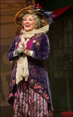 Betty Buckley in <i>Dear world</i>“SRC =” https://assets.playbill.com/editorial/_embeddedgallerysize/5277Feb6743b72a52905cfbaa8c2a126 -dearworldprod2_1360179579.jpg “></p><figcaption>
<div>
<p>Betty Buckley in <i>Dear world</i></p>
</div>
</figcaption></figure>
</div>
<div data-slide-count=