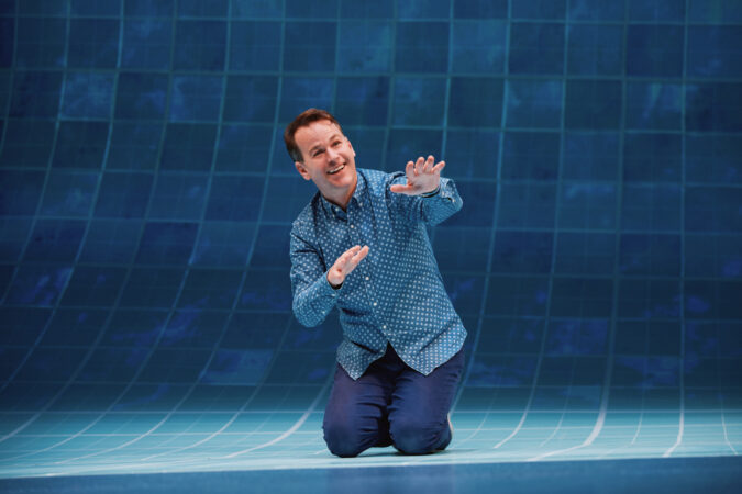 The old man and the pool_production photos_2022_mike Birbiglia_hr