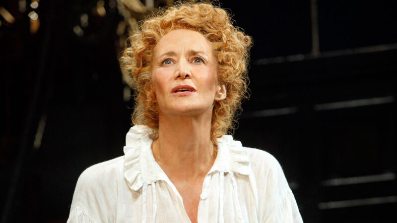 Bernhardt-Hamlet_Broadway_ProductUcct_Photo_2018_Janet McTier_hr