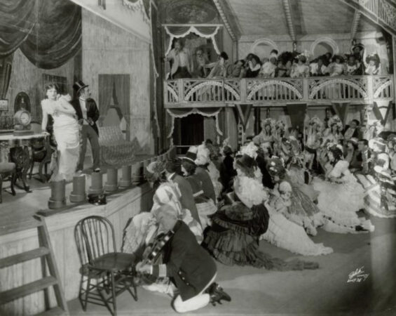 Show_boat_broadway_production_photos_1927_hr