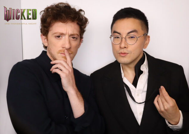 Wicked: Una noche maravillosa Fotomatón detrás del escenario de NBC 2025 Ethan Slater y Bowen Yang HR