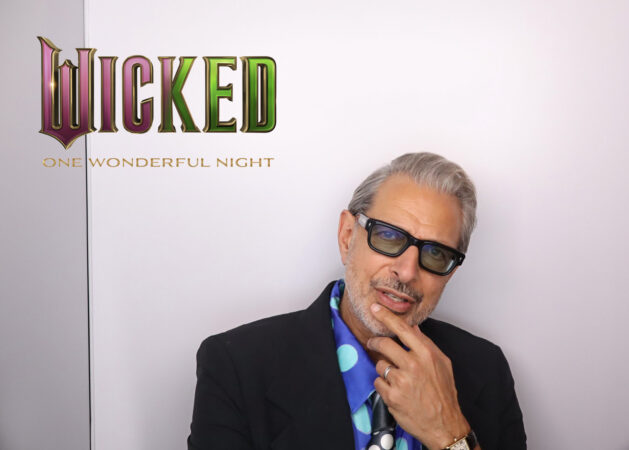 Wicked: Una noche maravillosa Fotomatón detrás del escenario de NBC 2025 Jeff Goldblum HR