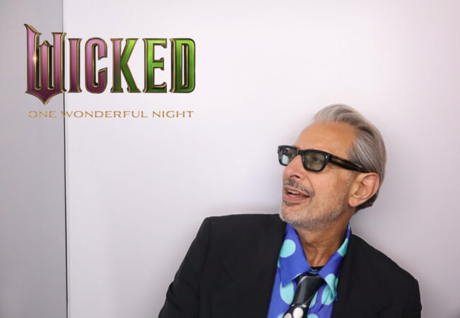 Wicked: Una noche maravillosa Fotomatón detrás del escenario de NBC 2025 Jeff Goldblum HR