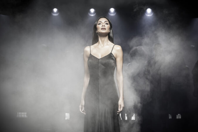 Watch Nicole Scherzinger Sings Through A Bullhorn After Sunset Blvd Watch Nicole Scherzinger Sings Through A Bullhorn After Sunset Blvd