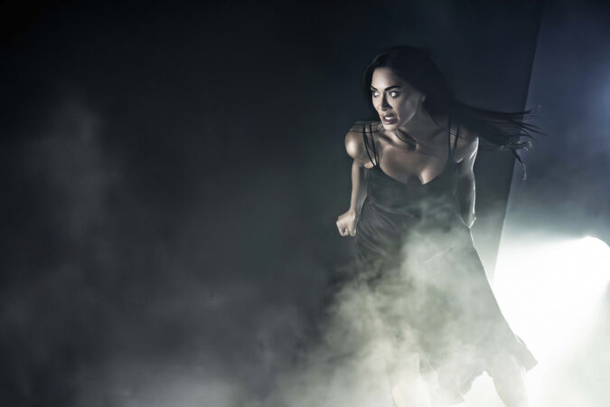 Watch Nicole Scherzinger Sings Through A Bullhorn After Sunset Blvd Watch Nicole Scherzinger Sings Through A Bullhorn After Sunset Blvd