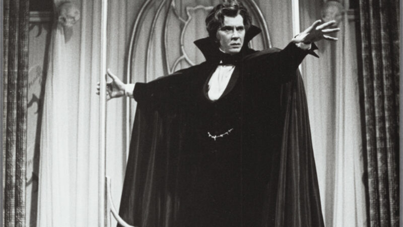 Frank Langella in Dracula hr